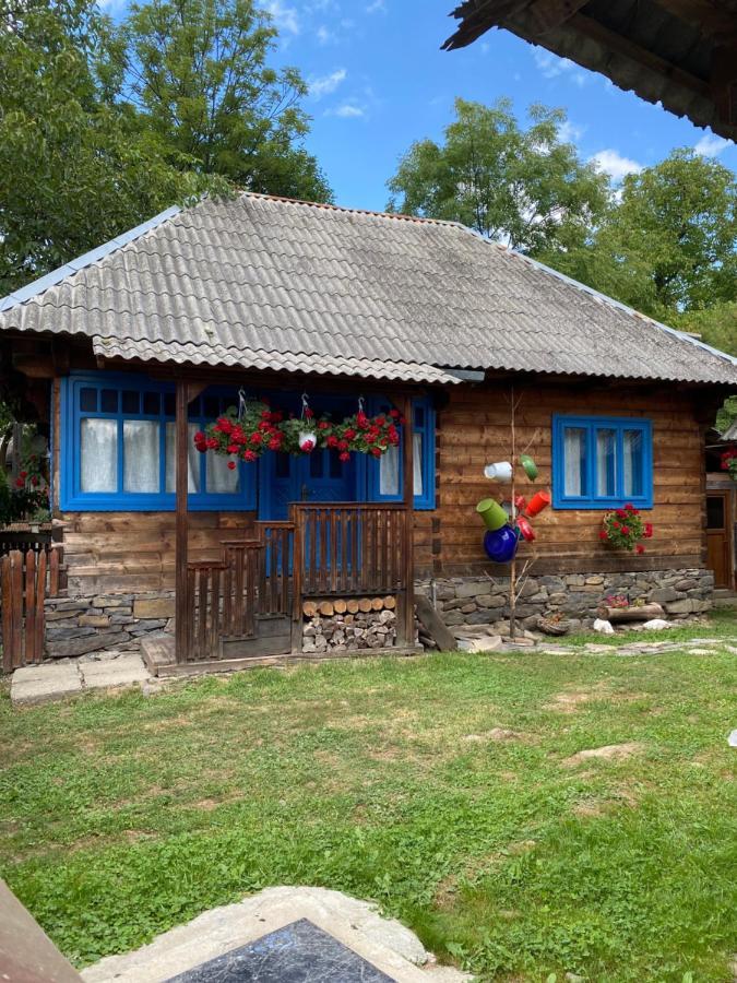 Casuta Tivadar Hotel Breb Екстериор снимка