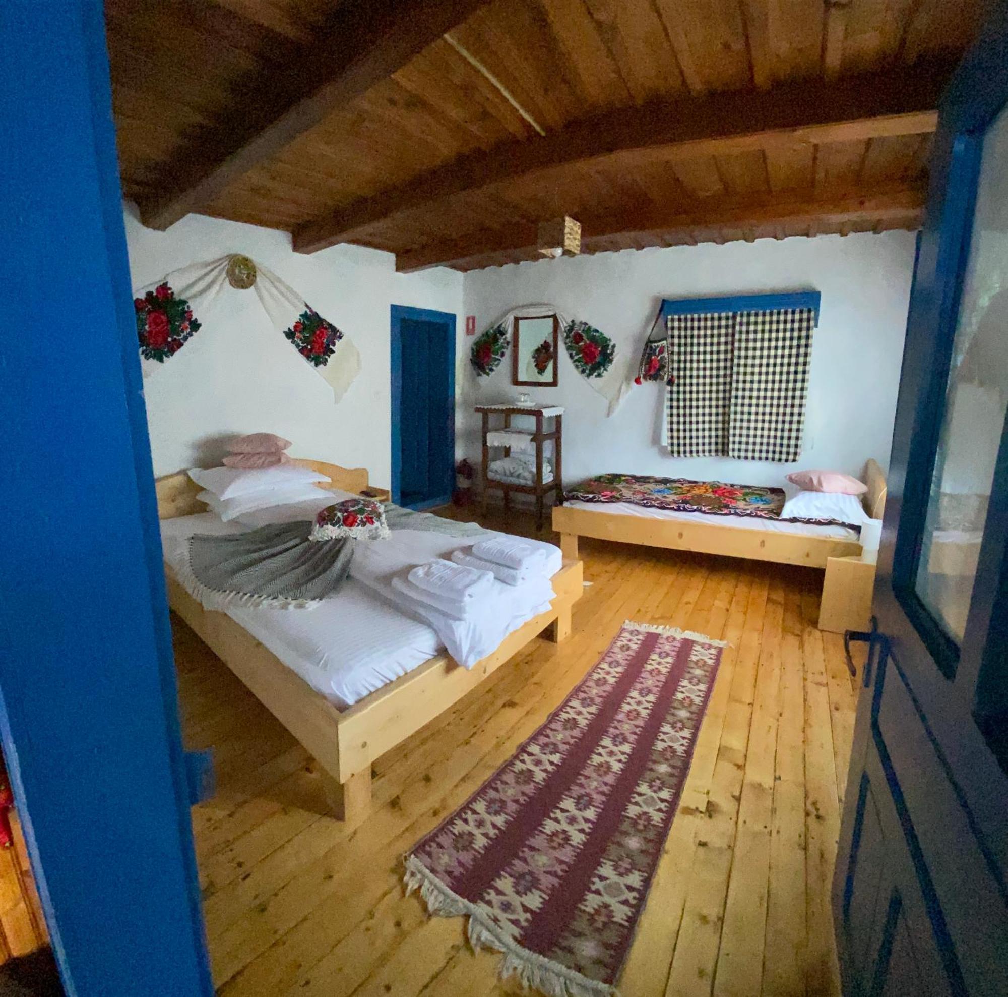 Casuta Tivadar Hotel Breb Екстериор снимка